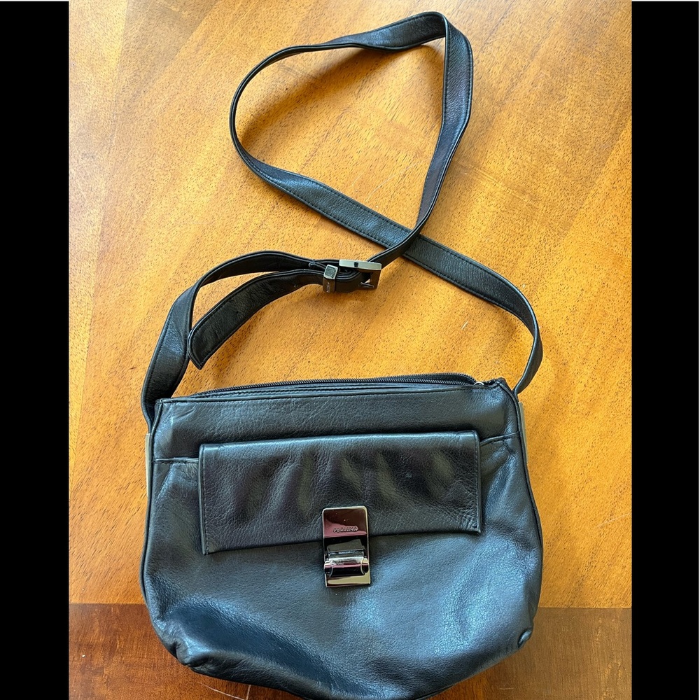 Perlina black leather bag